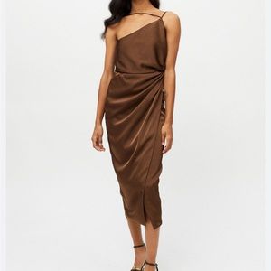 Brown satin Contenta midi dress with slit